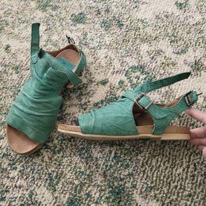 Fugu Malibu teal leather sandals